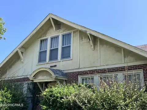 311 E Main St, Mount Olive, NC 28365 photo 5