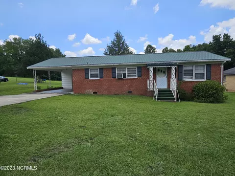 509 Earl St, Clinton, NC 28328