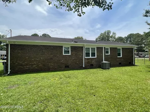 102 King Dr, Mount Olive, NC 28365 photo 11
