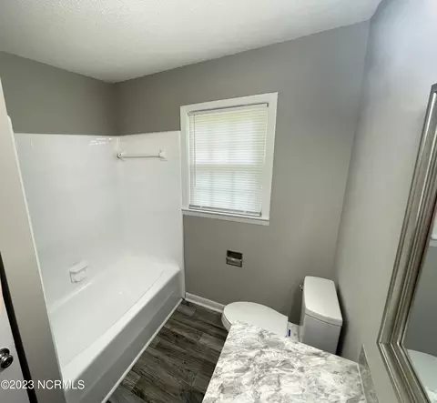 102 King Dr, Mount Olive, NC 28365 photo 6