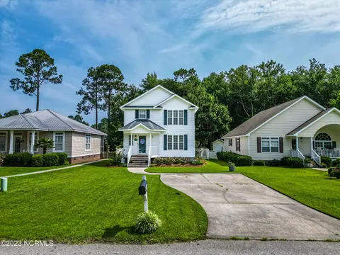 215 Grays Ln, Elizabethtown, NC 28337