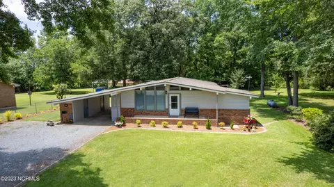 306 Pondfield Rd, Princeton, NC 27569
