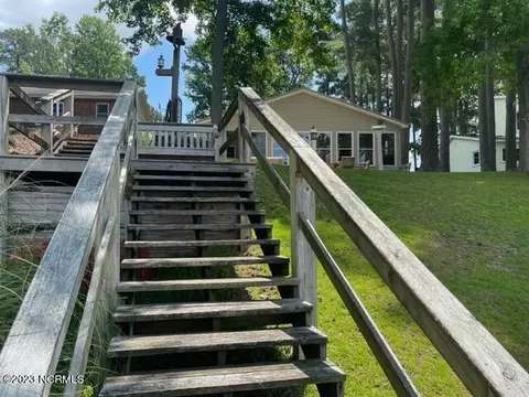 32 S Teachs Point Rd, Bath, NC 27808 photo 9