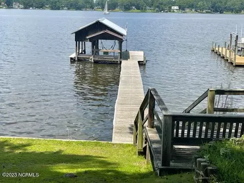 32 S Teachs Point Rd, Bath, NC 27808 photo 2