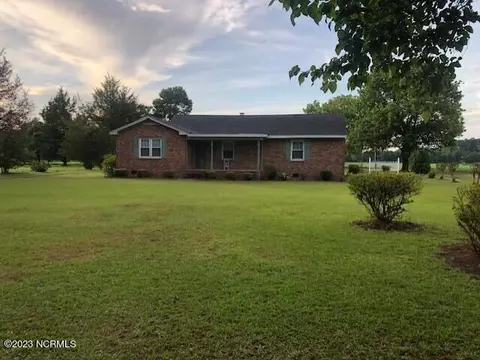 5223 Lake Wilson Rd, Elm City, NC 27822