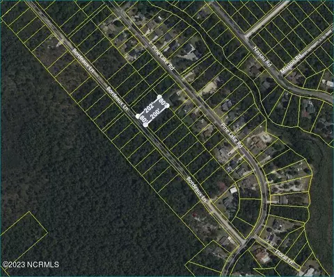 300 Bordeaux Ln, Boiling Spring Lakes, NC 28461