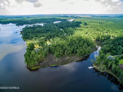 37 Windy Pt, Belhaven, NC 27810