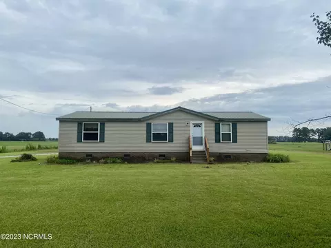 1197 W Wards Bridge Rd, Warsaw, NC 28398