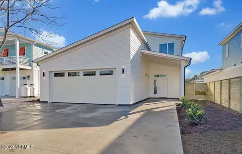 609 Sumter Ave, Carolina Beach, NC 28428