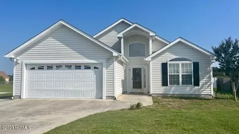 226 Hickory Shores Dr, Newport, NC 28570