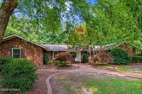 124 N Longmeadow Rd, Greenville, NC 27858