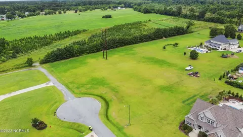 2303 Valleyway Rd, Greenville, NC 27858