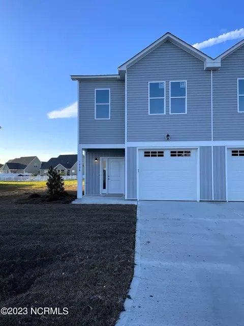 143 Pasture Ln #A, Peletier, NC 28584