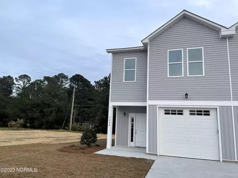 144 Pasture Ln #A, Peletier, NC 28584