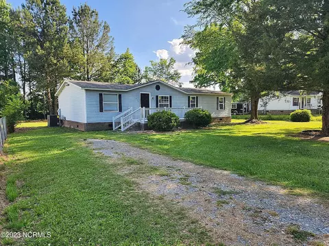 418 Wilson St, Elm City, NC 27822