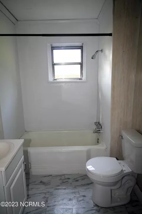 912 Broad St, Windsor, NC 27983 photo 8