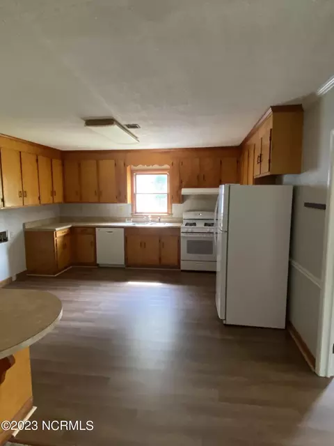 302 E King St, Edenton, NC 27932 photo 4