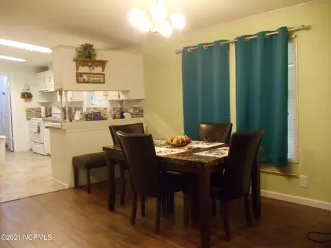 562 Riggs Rd, Hubert, NC 28539 photo 6