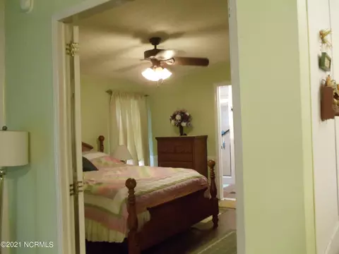 562 Riggs Rd, Hubert, NC 28539 photo 11