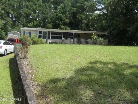 562 Riggs Rd, Hubert, NC 28539 photo 2