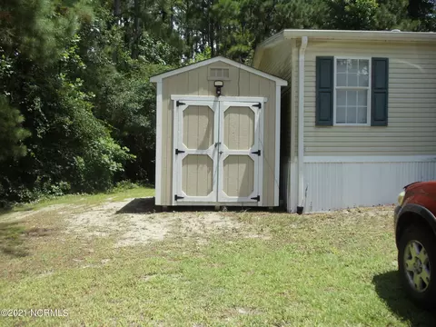 562 Riggs Rd, Hubert, NC 28539 photo 3