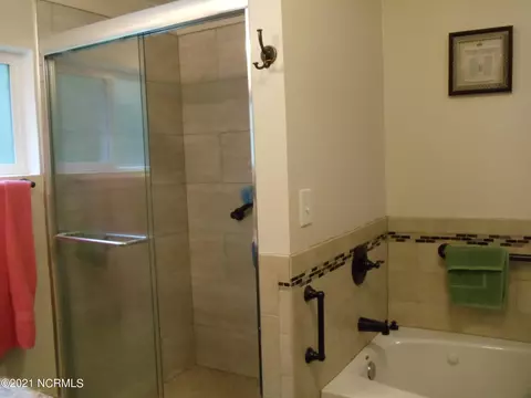 562 Riggs Rd, Hubert, NC 28539 photo 13