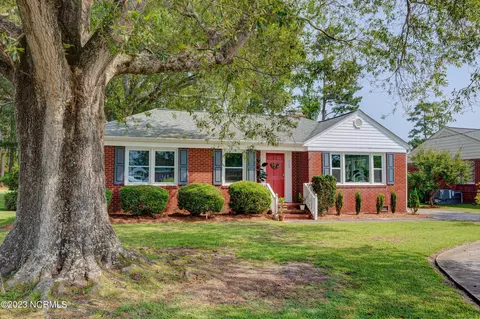 508 E Fremont St, Burgaw, NC 28425
