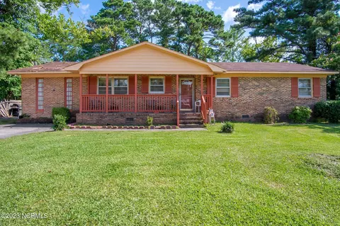 2904 Magnolia Dr, New Bern, NC 28562