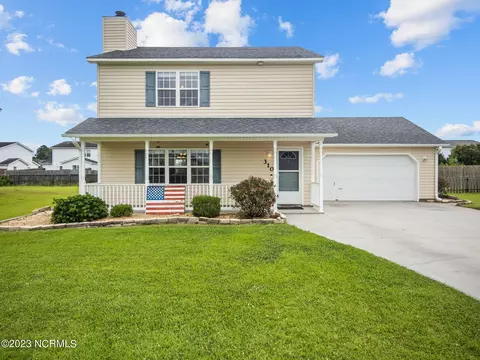 310 Mann St, Hubert, NC 28539