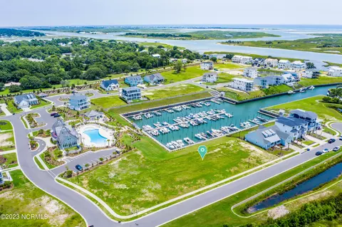 41 Seafaring Ln, Hampstead, NC 28443