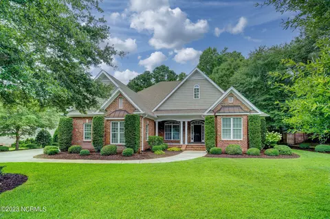 608 Blue Point Dr, Wilmington, NC 28411