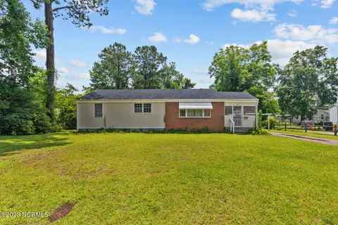 604 Seminole Trl, Jacksonville, NC 28540