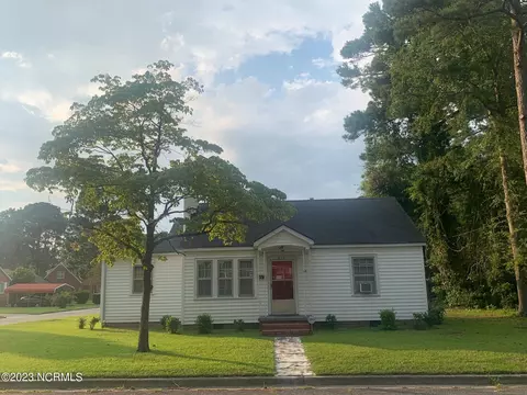 307 Cox Ave, Kinston, NC 28501