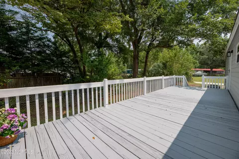 608 Landing Ct, Hampstead, NC 28443 photo 25