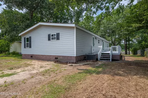 608 Landing Ct, Hampstead, NC 28443 photo 3