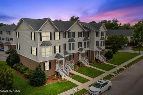 407 Freemason St #2A, Oriental, NC 28571