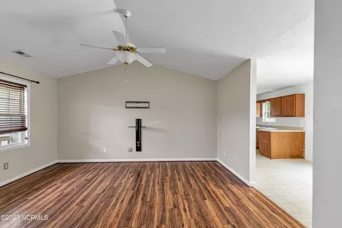 127 Daphne Dr, Hubert, NC 28539 photo 6