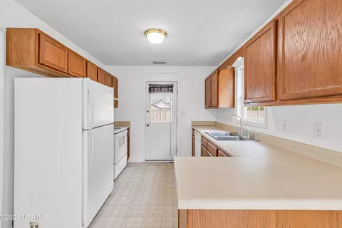 127 Daphne Dr, Hubert, NC 28539 photo 12
