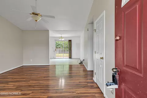 127 Daphne Dr, Hubert, NC 28539 photo 5
