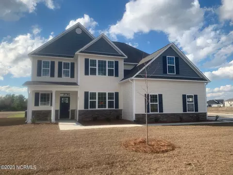 601 Retreat Ct, Jacksonville, NC 28546