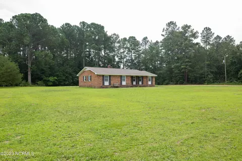 13290 Nc Highway 242, Garland, NC 28441