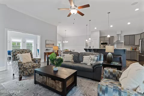 427 Canter Crest Rd, Hampstead, NC 28443 photo 4