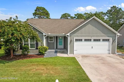 4214 Wax Myrtle Ct SE, Southport, NC 28461