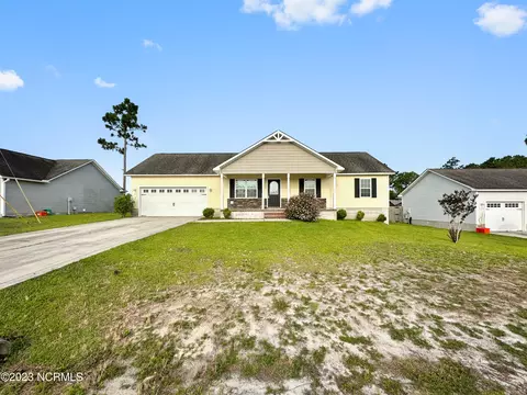 126 Rosemary Ave, Hubert, NC 28539