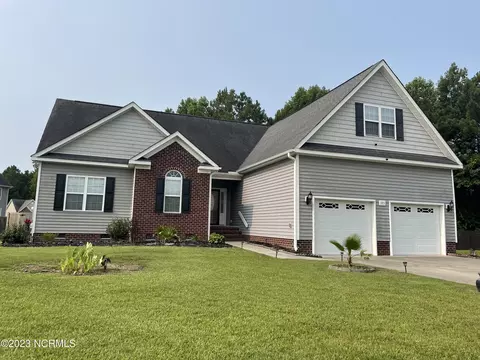 103 Medlock Ct, Jacksonville, NC 28540