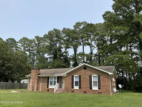 658 Circle Dr, Greenville, NC 27858
