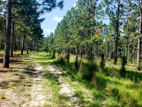 1768 Reservation Rd, Aberdeen, NC 28315