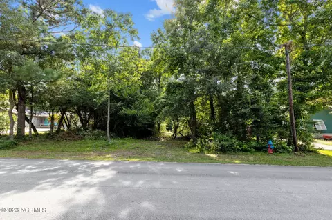 149 Arborvitae Dr, Pine Knoll Shores, NC 28512