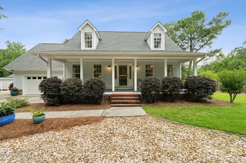 305 Holiday Hills Dr, Wilmington, NC 28409