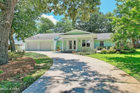 158 NE 13th St, Oak Island, NC 28465